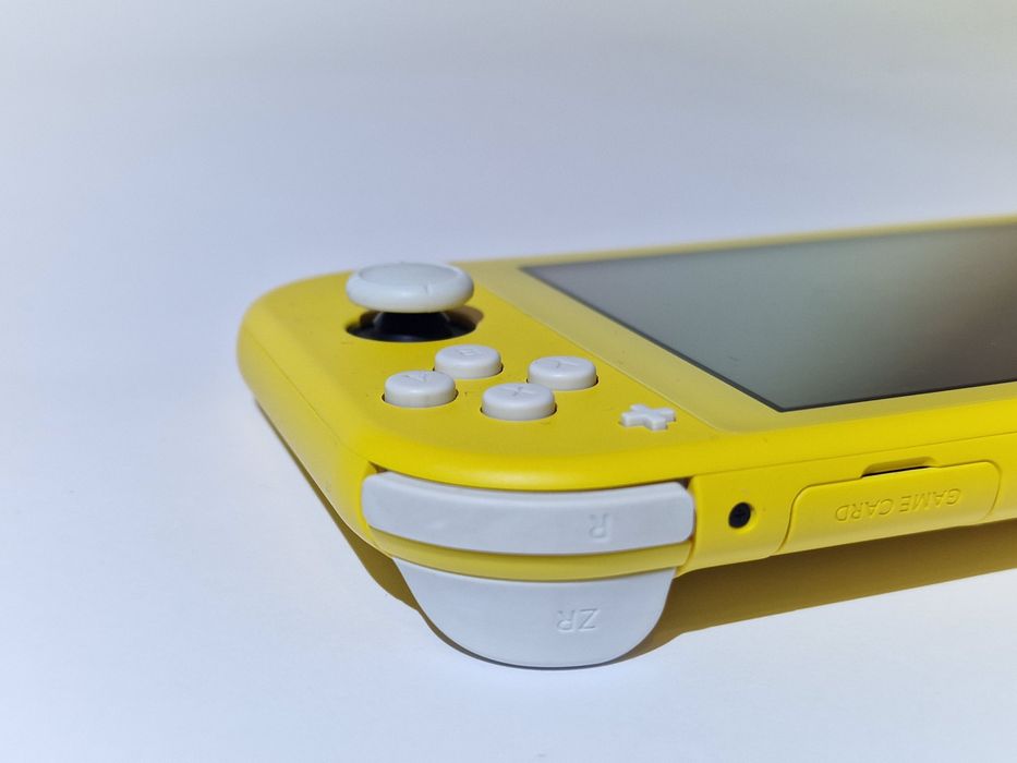 Nintendo Switch Lite (Жълт)