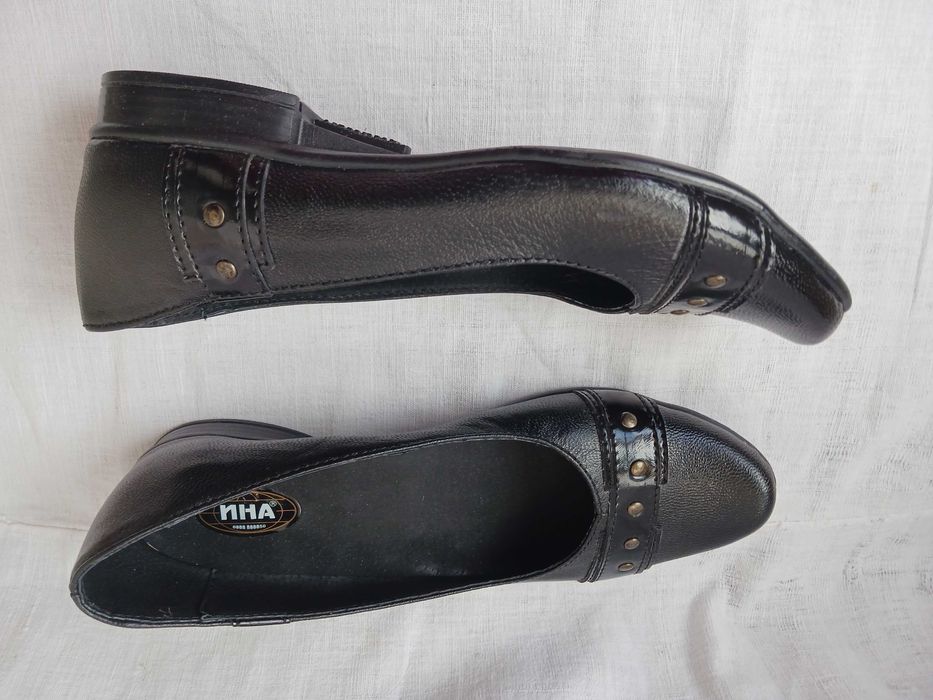 Удобни кожени нови обувки