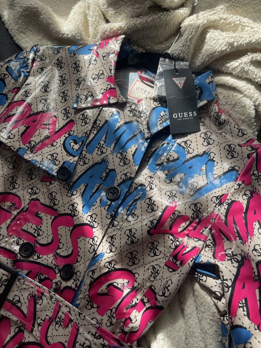 Детско шлиферче на Guess