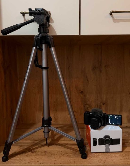 Sony Alpha ZV-E10 cu micorfon + trepied + Card 256 GB