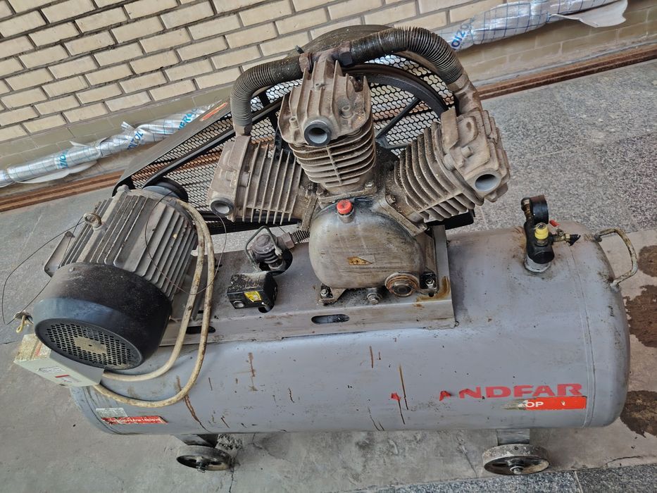 Воздушный компрессор   Havo kompressori