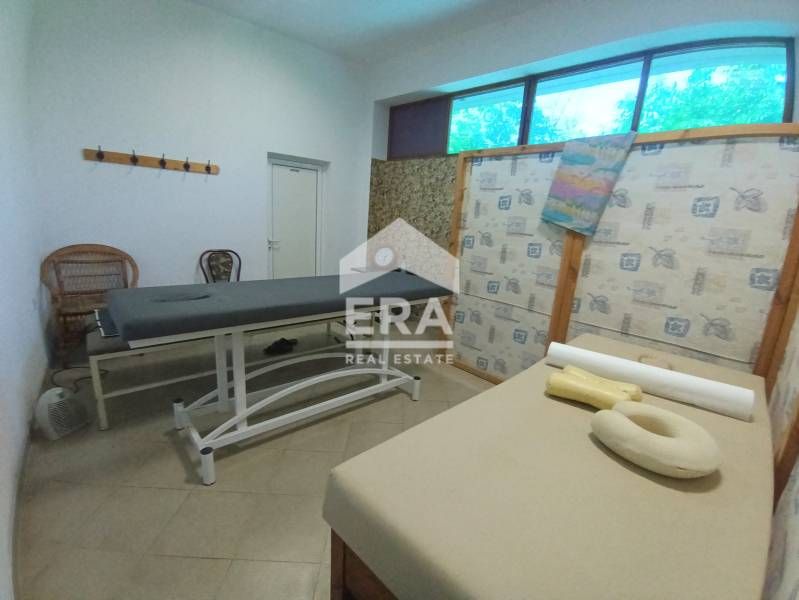 Продава се Магазин в Поморие - 54 кв.м за 1019 €/кв.м - Снимка #5