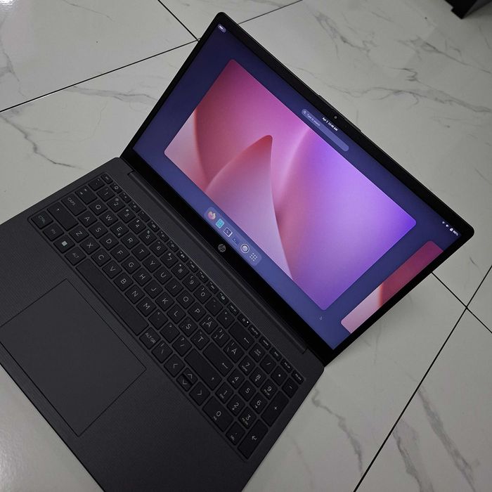 Laptop HP 15-fc0030nq cu procesor AMD Ryzen™ 3 7320U pana la 4.10 GHz 15.6 Full HD, 8GB LPDDR5, 512GB SSD, AMD Radeon™ 610M
