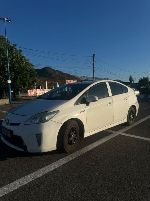 Vand  Toyota Pryus 3