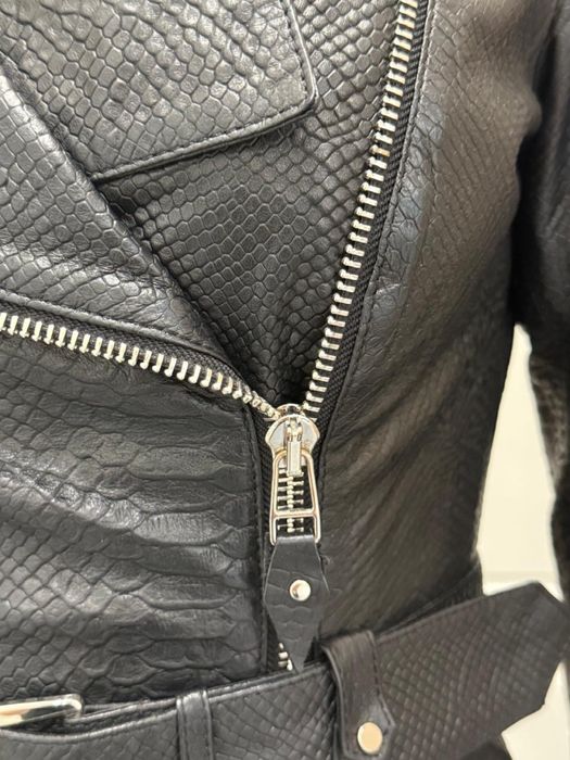 Продам кожаную куртку-сюртюк