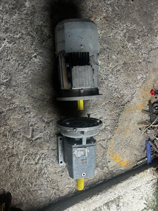 Vand motor electric cu reductor