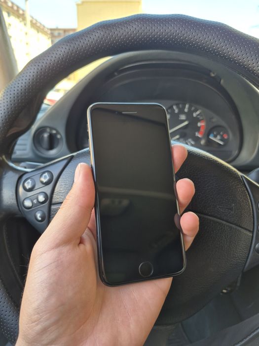 iPhone SE 64gb 2020