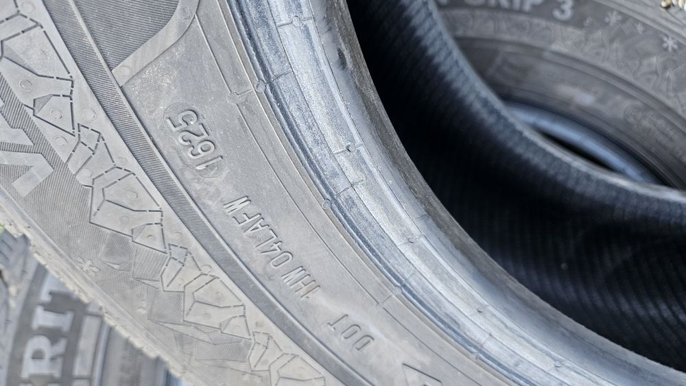 2бр гуми 215 70 15С дот 25 семперит semperit