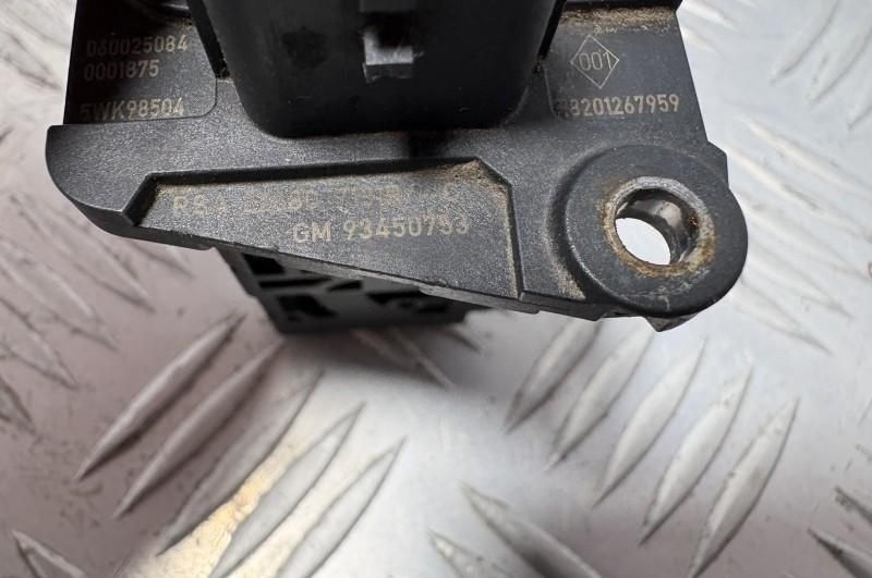 Debitmetru senzor flux aer Renault Trafic 3 1.6 cdti; 2.3 cdti; 1.6 dc