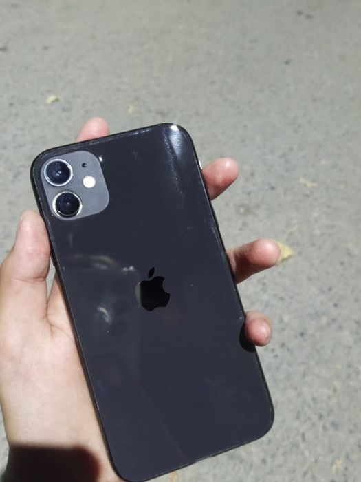 iPhone11 128гб цвет черный в хорошем состояний