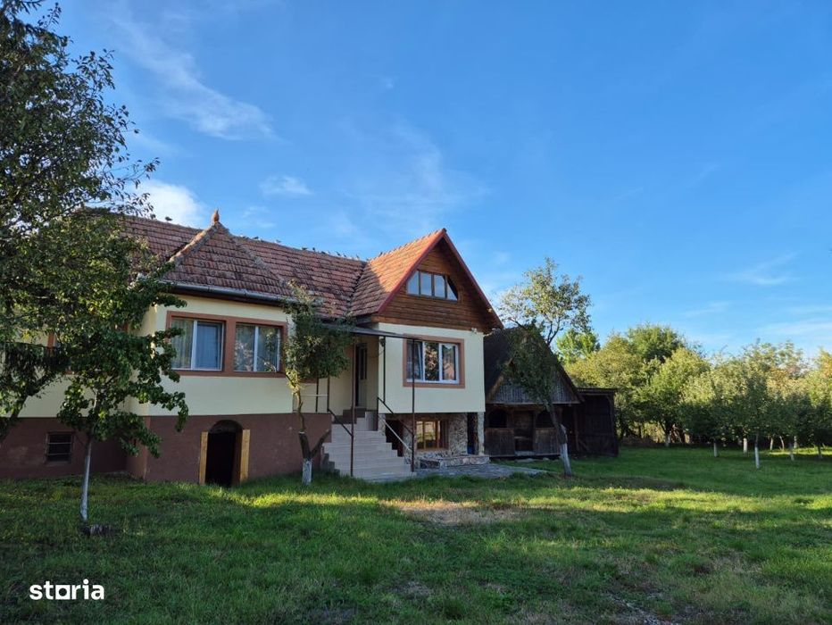 Casa individuala cu mansarda/ Teren 1000mp/ Petrestii de Jos