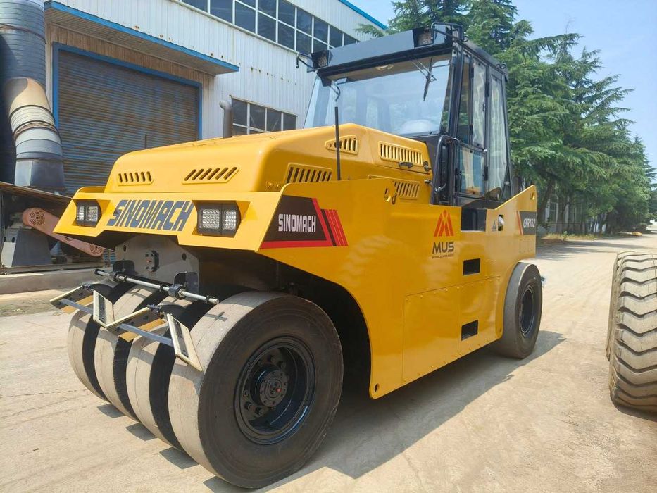 Каток пневмошный  Sinomach GYR16