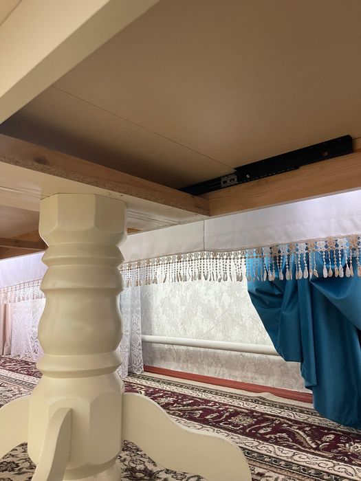 4,5 м Стол сатылады