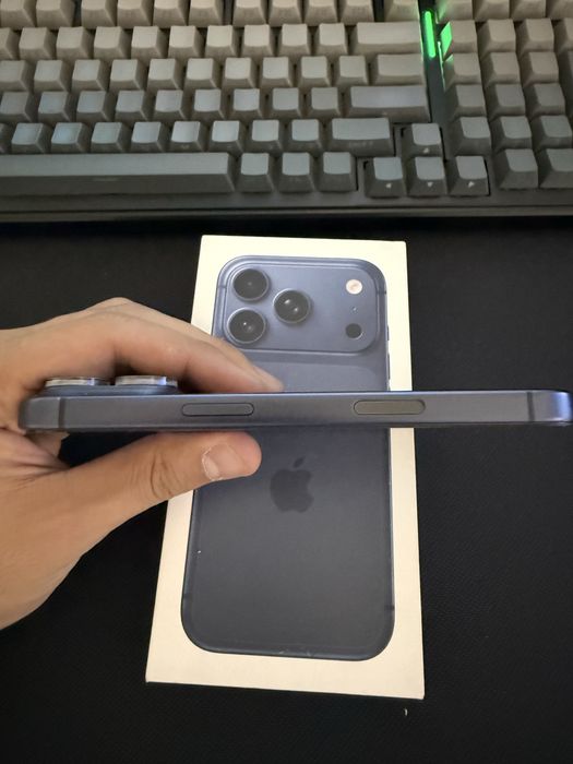 Продам свой iphone 17 pro 100%