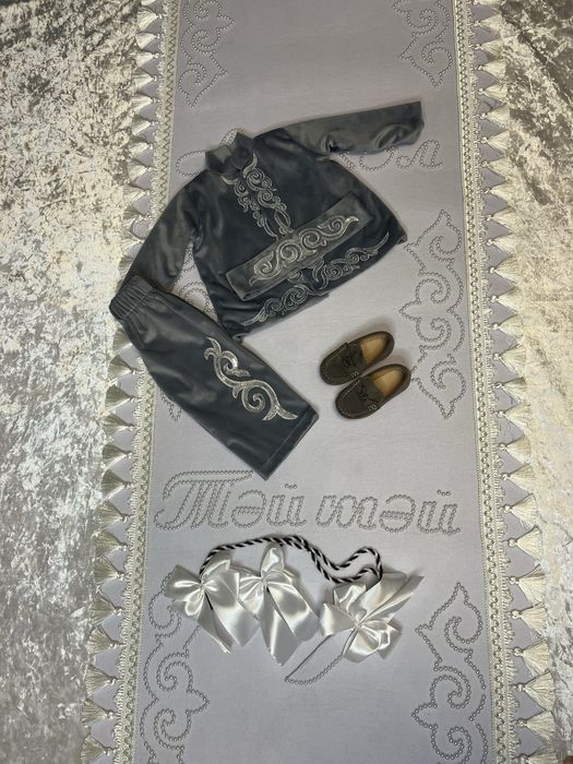 Костюм на тусаукесер