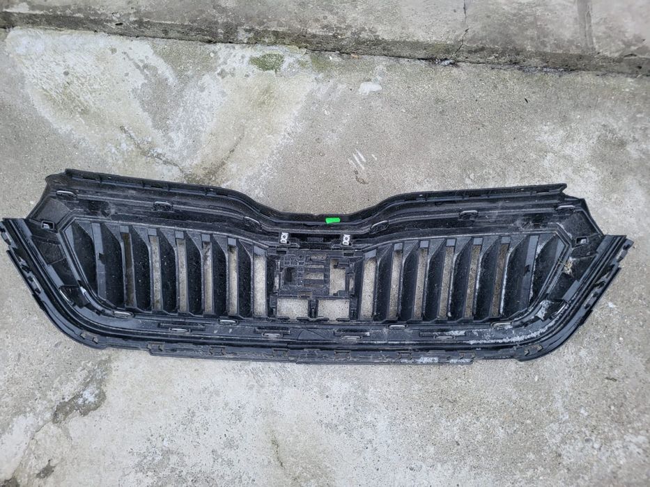 Bara fata, grilaj, ornament Skoda Octavia 3 2024 break