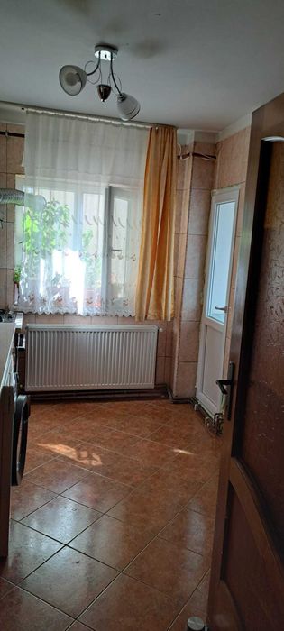 Vand apartament 3 camere