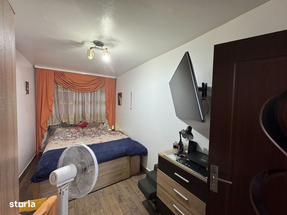 Apartament 4 Camere, Etaj 4/4, Zona SUD Focsani
