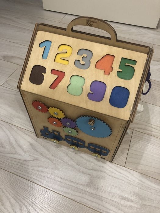 Продам детский домик бизиборд