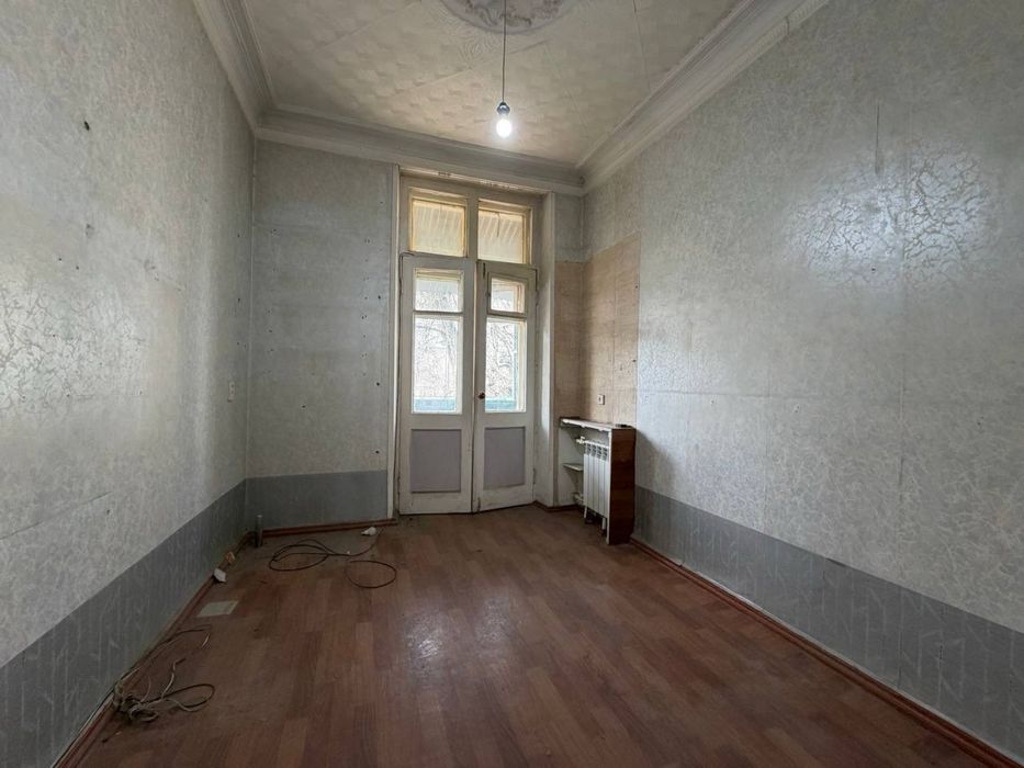 Продается 3х комнатная без ремонта Новомосковская стадион Старт