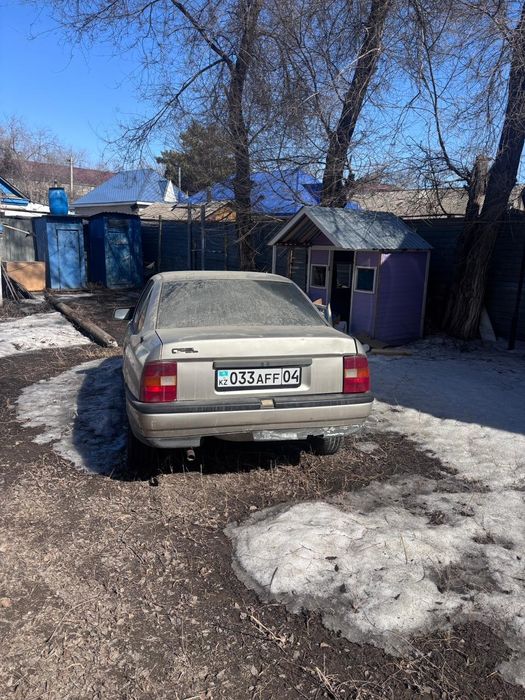 Opel vectra 1992 года