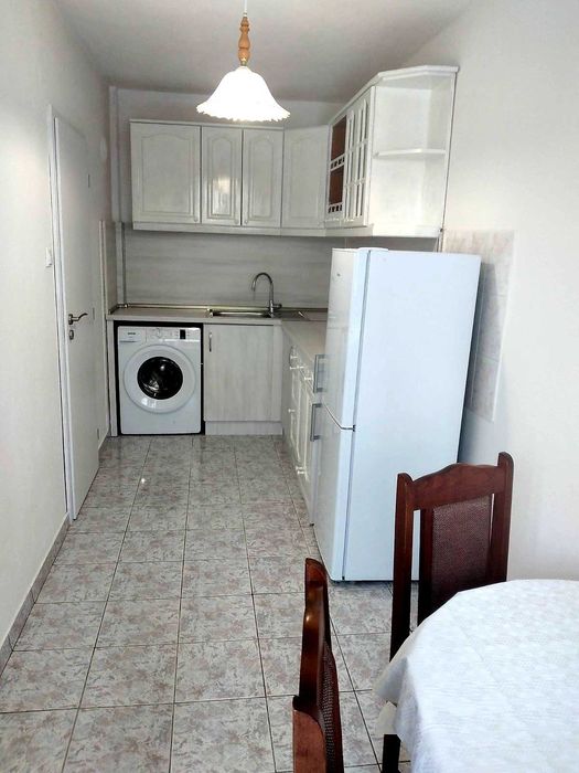 Дава се под наем Двустаен апартамент в Бургас, Славейков - 71 кв.м за 153 € - Снимка #4