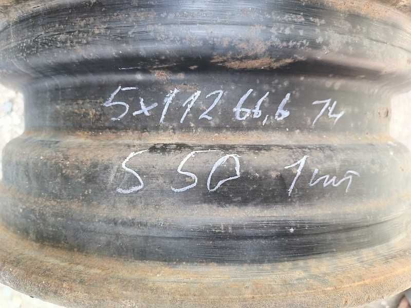 Продам оригинальный металлический диск на Mercedes 190.
