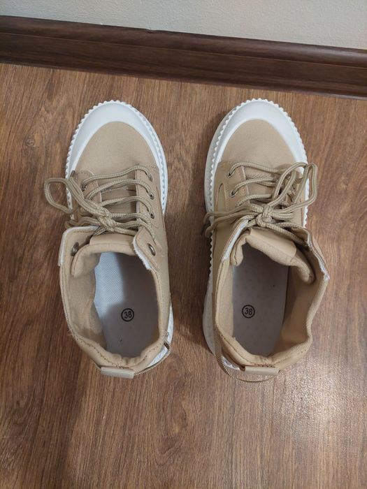 Страхотни пролетни кецове