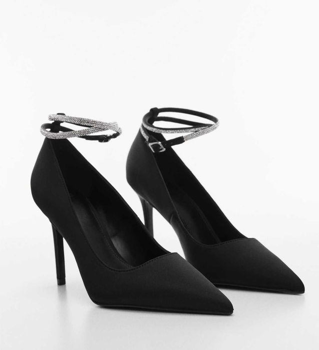 Чисто нови обувки на ток MANGO