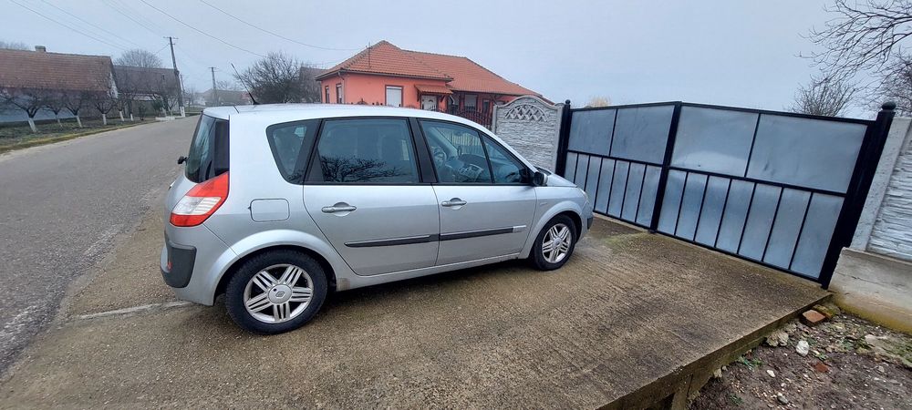 Vând Renault Megane Scenic an 2005