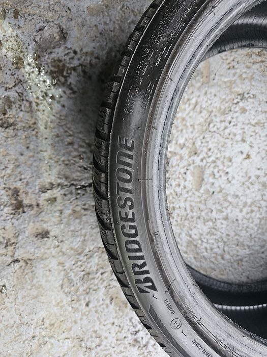 225 40 18 m+s bridgestone