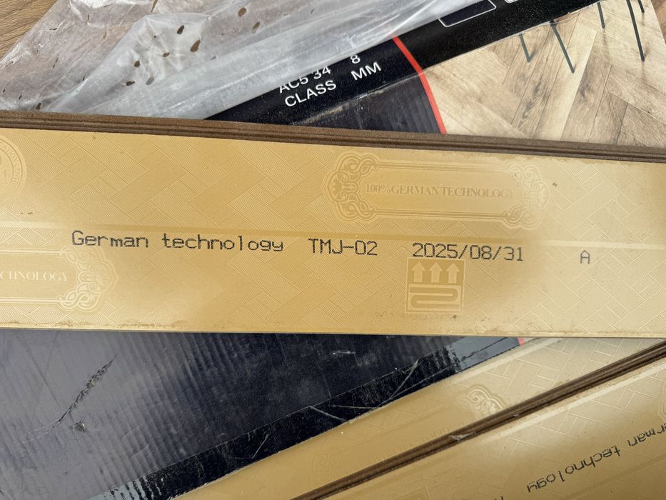 Продам остаток ламинат А /3 коробка есть