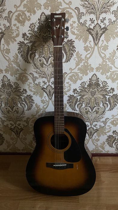 Акустическая гитара Yamaha