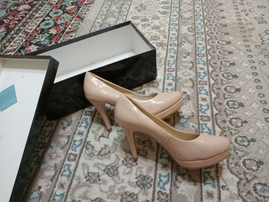 Туфли б/у совсем новые