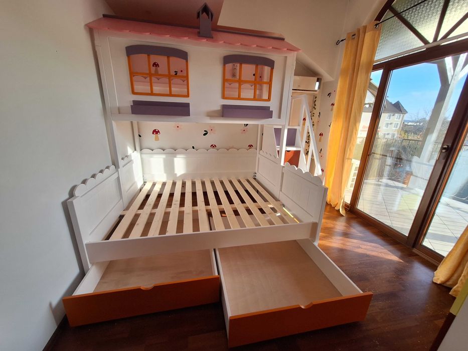 TRANSPORT GRATUIT.Pat tip casuta cu tobogan. Cod 2814