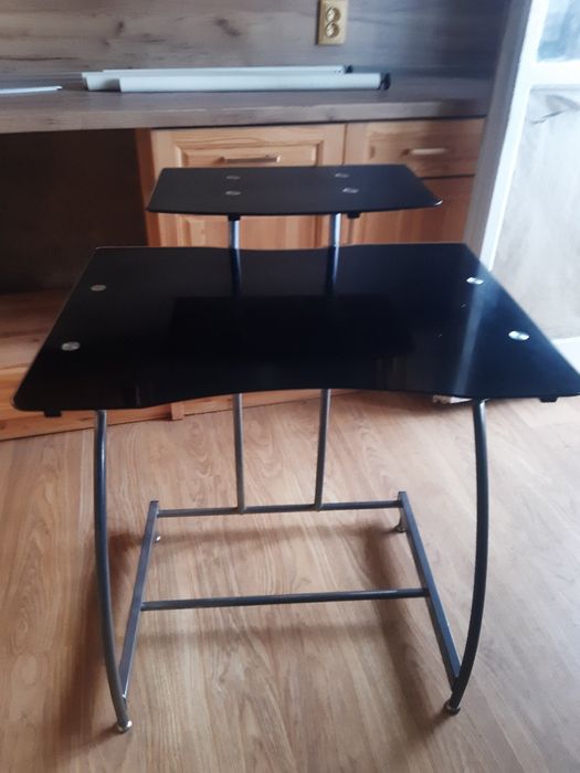 Продавам маса стъклена