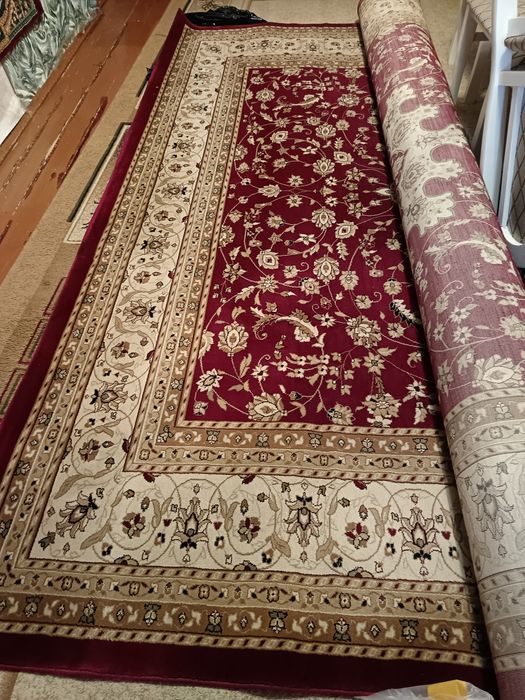 Продам отличный  ковер