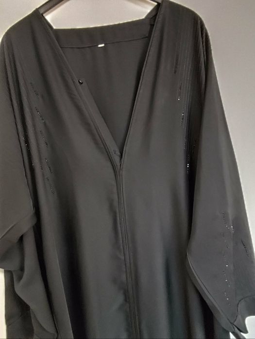 Abaya, caftan, rochie tradiționala