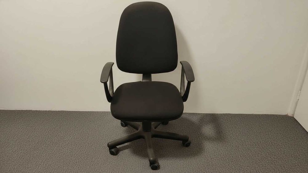 Scaun de birou ergonomic – reglabil, stare foarte bună