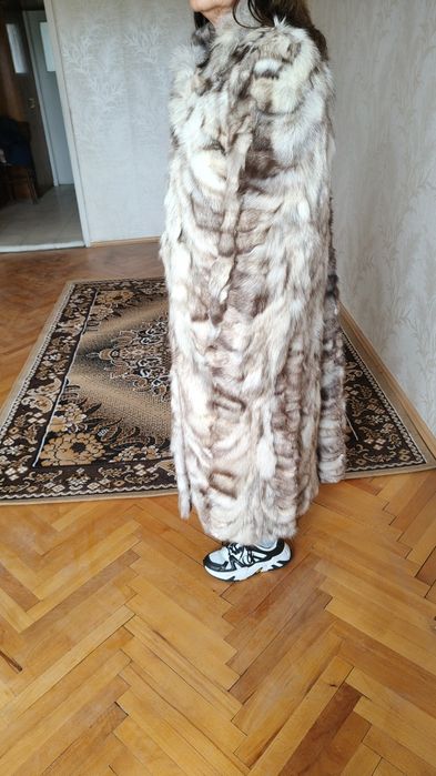 Дълго кожено палто