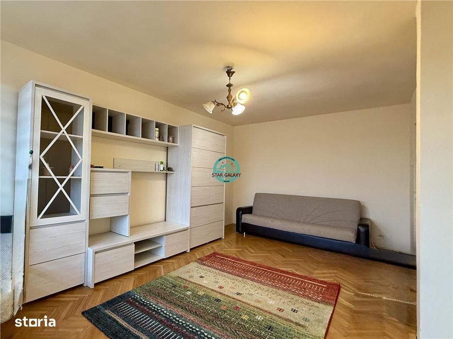 Apartament tip penthouse cu 5 camere de inchiriat, zona Poli 2