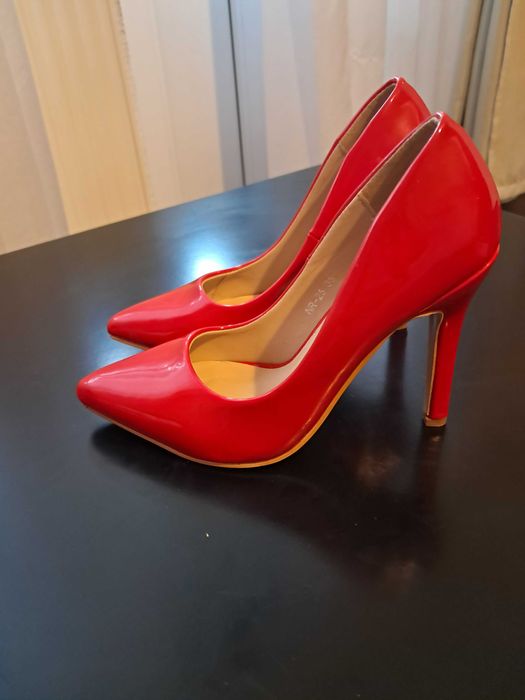 Pantofi stiletto roșii, noi(no.35)