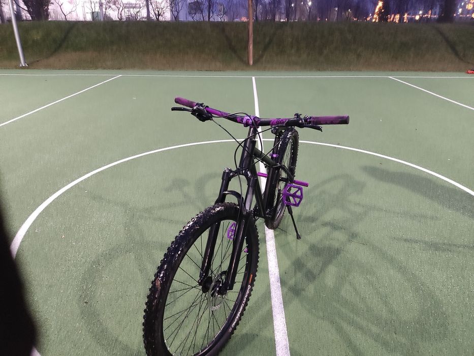 Vând bicicleta Dirt jumper