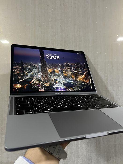 MACBOOK PRO 13 (2019)