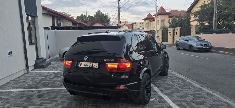 BMW X5 M 4.4I V8 555 CP