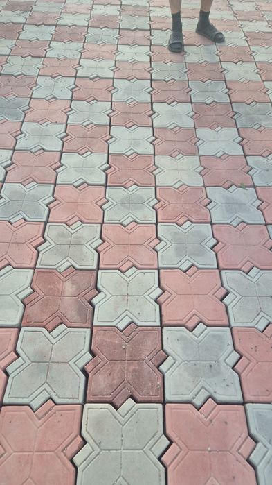 Брусчатка, красная-белая