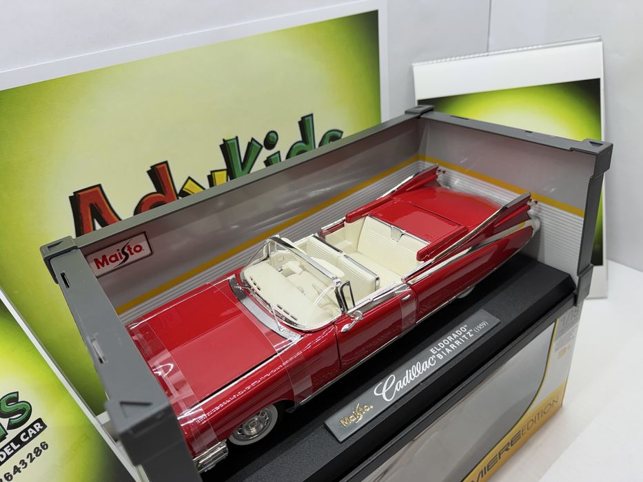 MAISTO Cadillac Eldorado Biarritz an 1959 machetă auto scara 1:18 30cm
