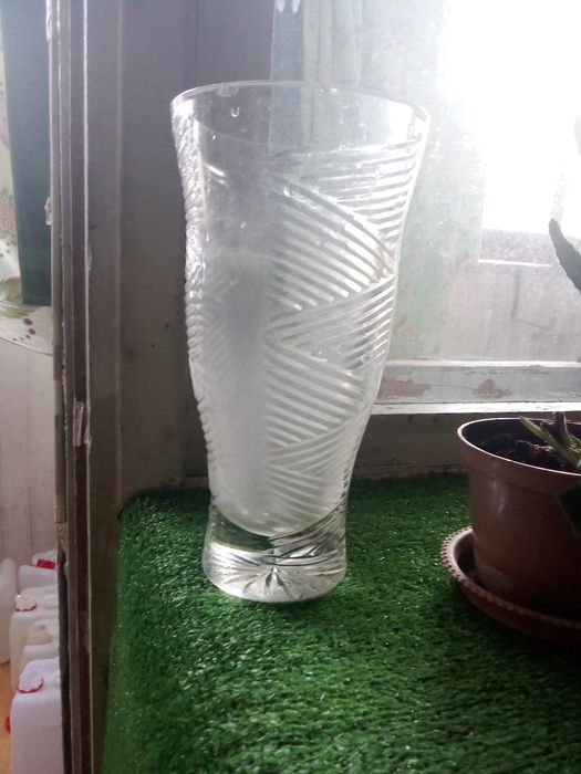 Ваза для цветов хрустальная