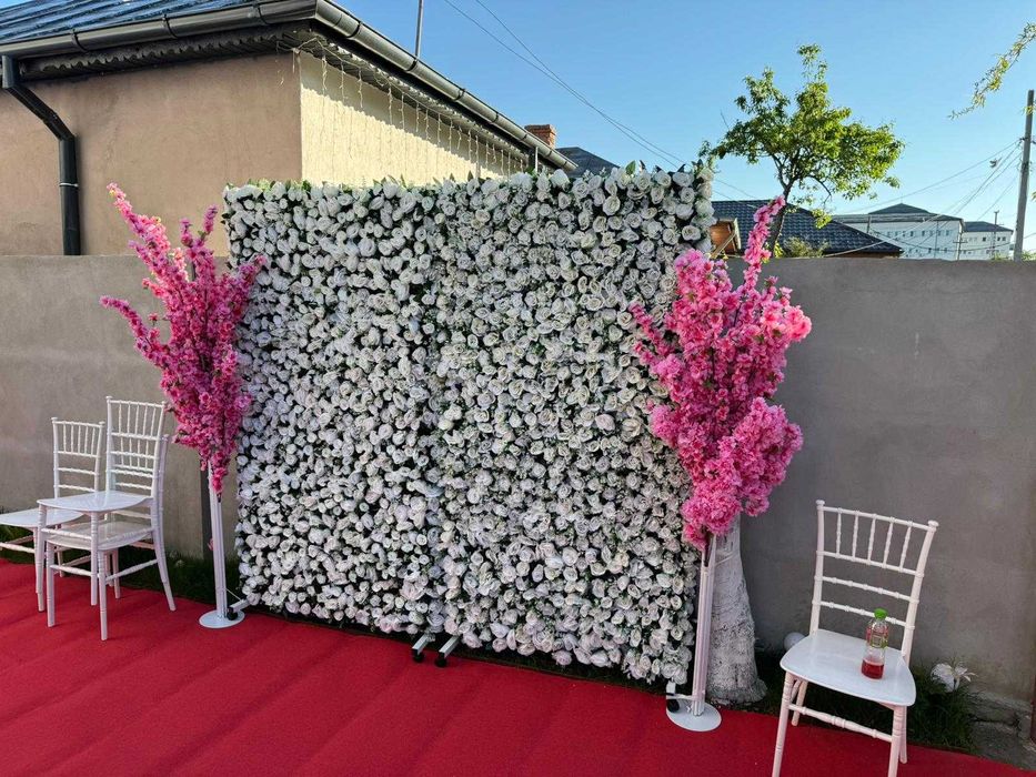 Arcade florale diferite modele stâlpișori covor roșu