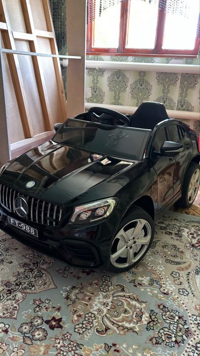 Продам детский электромобиль с пультом